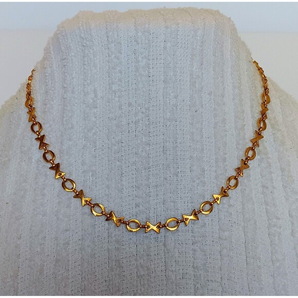Unique Vintage Goldtone XO Chain Link Necklace 17 in - Picture 1 of 10